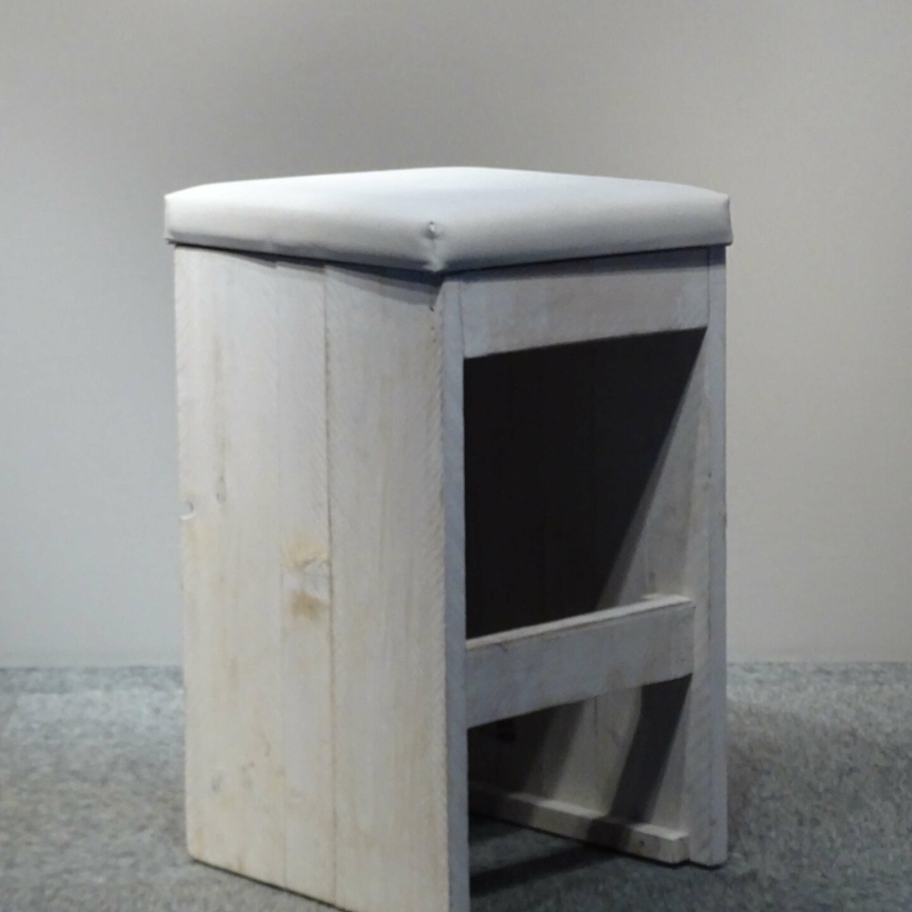 Steigerhouten barkruk